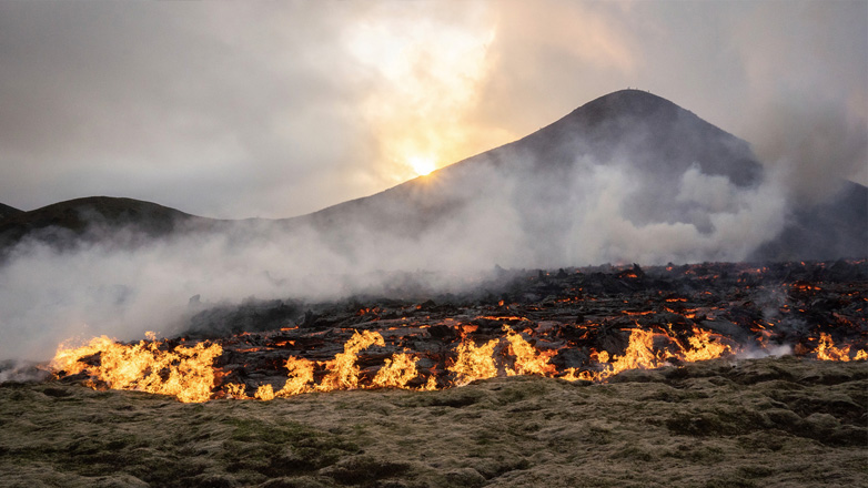 Ισλανδία: Οι σεισμοί εξασθενούν, αλλά η προειδοποίηση για το ηφαίστειο παραμένει