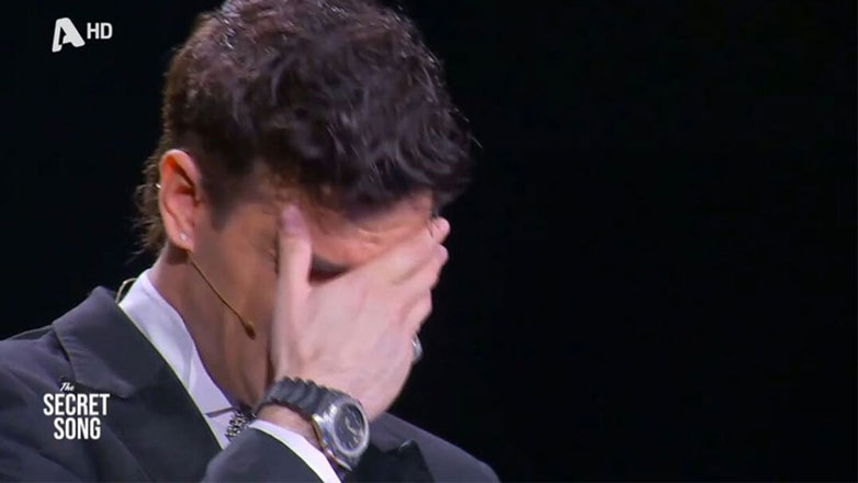 «Λύγισε» ο Νίνο με την έκπληξη στο Secret Song: «Δεν το πιστεύω, κλαίω»