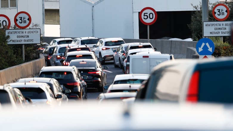 Κίνηση στους δρόμους: Μεγάλο μποτιλιάρισμα σε Κηφισό και Αττική Οδό