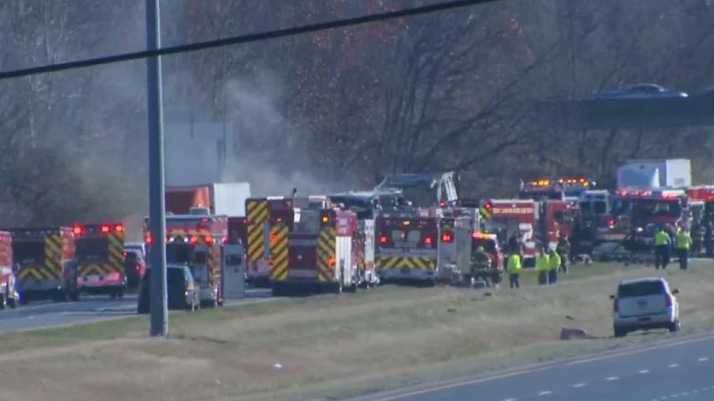 ΗΠΑ: Τουλάχιστον 3 νεκροί και 15 τραυματίες από τη σύγκρουση φορτηγού με λεωφορείο που μετέφερε μαθητές στο Οχάιο