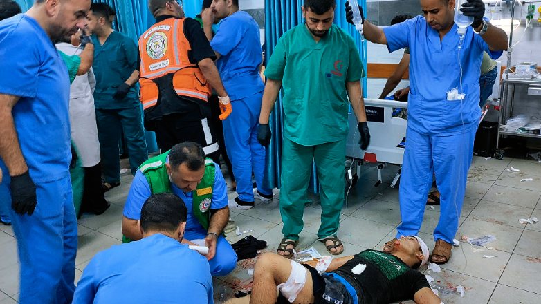 Γάζα: Χιλιάδες οι αποκλεισμένοι Παλαιστίνιοι στο νοσοκομείο Σίφα