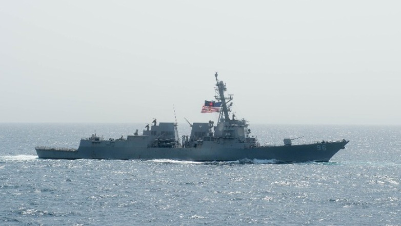 Αμερικανικό αντιτορπιλικό κατέρριψε μη επανδρωμένο αεροσκάφος στην Ερυθρά Θάλασσα