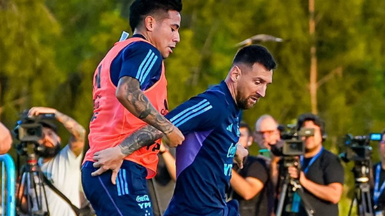 Η ανάρτηση του Ορτέγκα με τον Μέσι από την προπόνηση της Αργεντινής