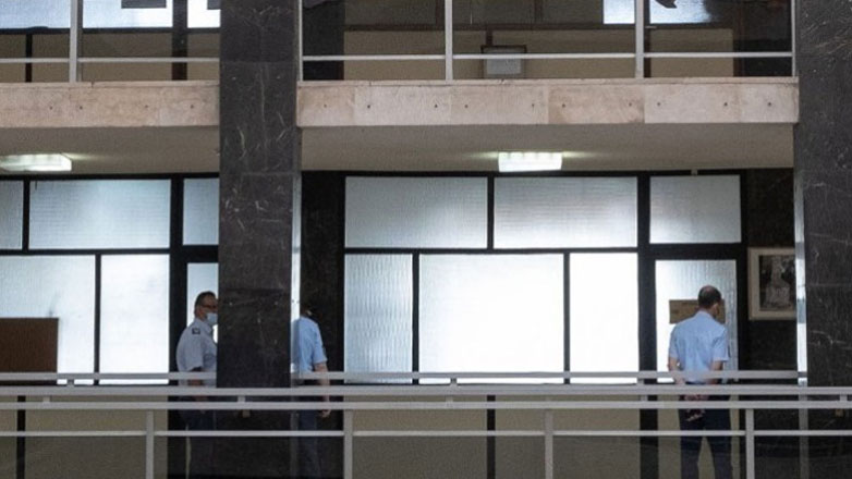 Θεσσαλονίκη: Ανήλικη έκαψε το σπίτι της φίλης της επειδή κοιμήθηκε με τον σύντροφό της