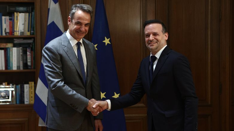 Συνάντηση Μητσοτάκη – Δούκα στο Μέγαρο Μαξίμου