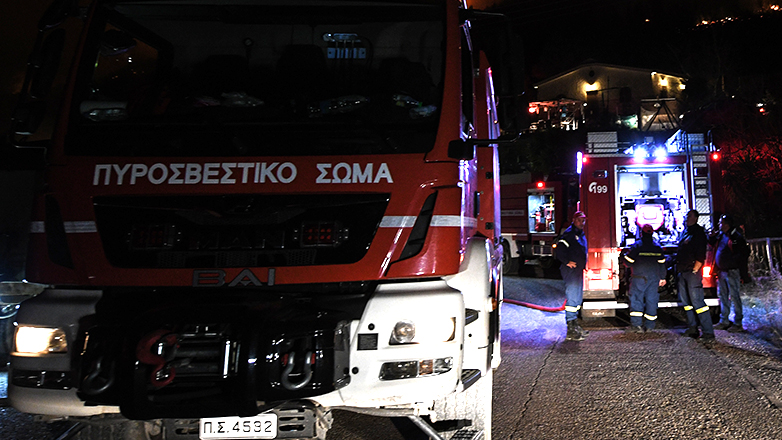 Ένταση με έναν τραυματία πυροσβέστη στον Ασπρόπυργο