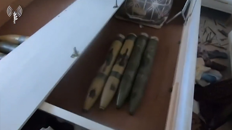 Γάζα: Οι IDF υποστηρίζουν ότι βρήκαν όπλα της Χαμάς σε παιδικό κρεβάτι και σε καρότσι μωρού