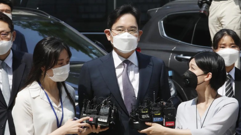 Νότια Κορέα: 5ετή κάθειρξη ζητά ο εισαγγελέας για τον επικεφαλής της Samsung Electronics