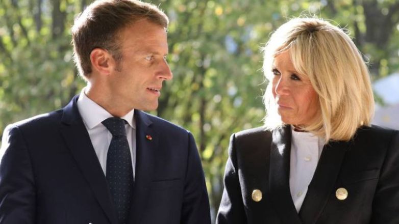 Μπριζίτ Μακρόν: «Καθυστέρησα το γάμο μου με τον Εμανουέλ Μακρόν 10 χρόνια για να μην καταστρέψω τη ζωή των παιδιών μου»