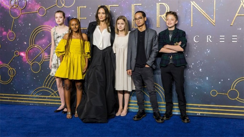 Η κόρη του Μπραντ Πιτ και της Αντζελίνα Τζολί έγινε μέλος ιστορικής μαύρης αδελφότητας