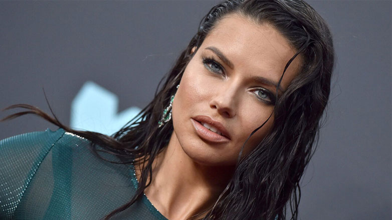 H Adriana Lima απαντά στις φήμες για αποτυχημένο λίφτινγκ