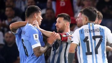 Ο Μέσι έπιασε από τον λαιμό αντίπαλο στο Αργεντινή-Ουρουγουάη