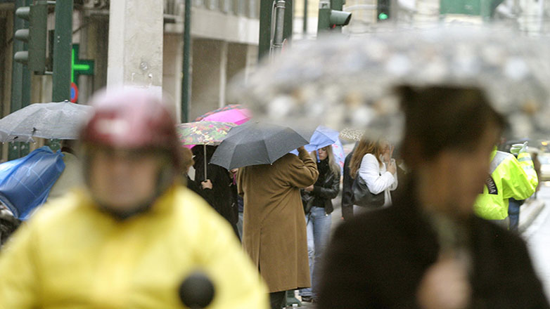 Έρχονται θυελλώδεις άνεμοι και ισχυρές καταιγίδες