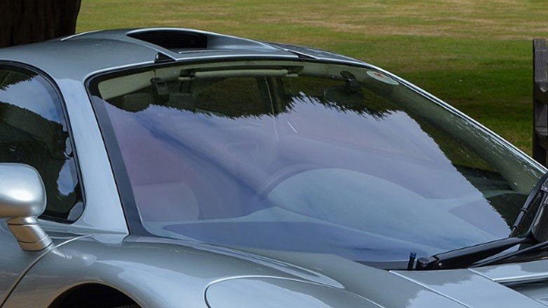 Σε ποιο αυτοκίνητο η αντικατάσταση του παρμπρίζ κοστίζει 30.000 ευρώ;