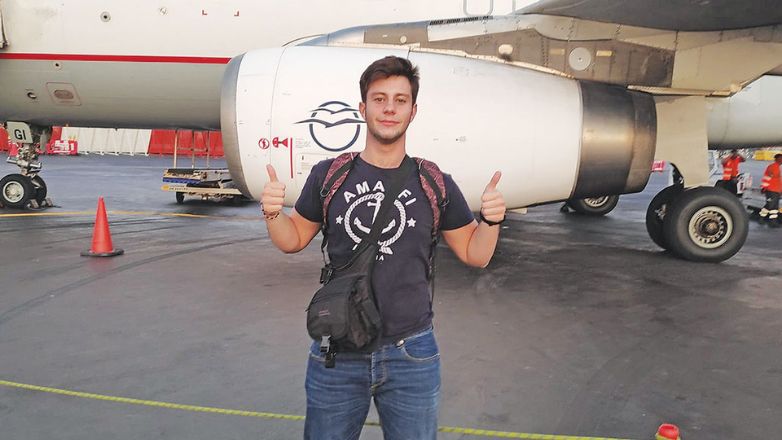 Στη Βοστώνη με ειδική πτήση από τη Λάρισα ο μοναδικός επιζών του πρώτου βαγονιού της τραγωδίας των Τεμπών