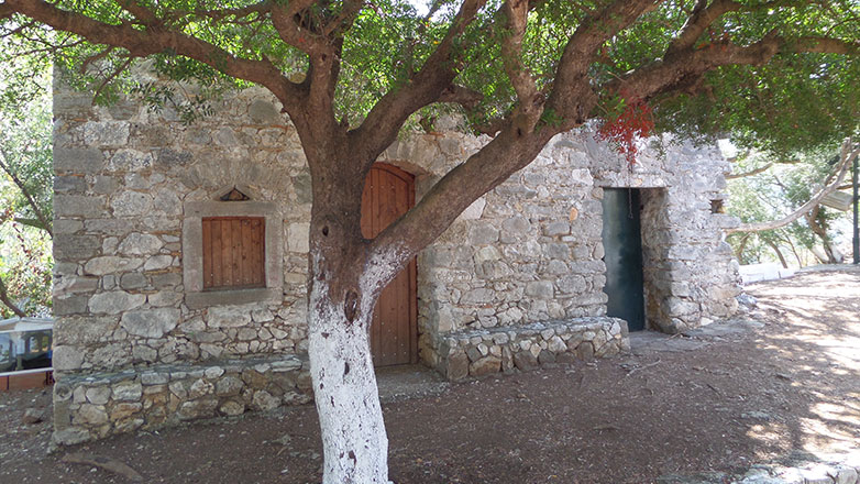 Κέρκυρα: Η θαλασσοδαρμένη Παναγιά των Σιναράδων