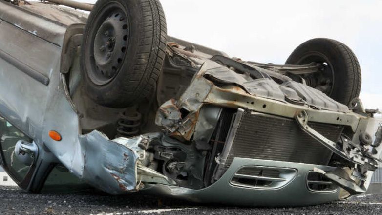 Τραγωδία στην Αθηνών – Κορίνθου: Νεκροί δύο νέοι και ένας τραυματίας σε τροχαίο