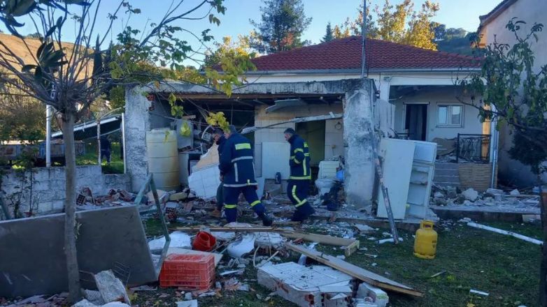 Τρίκαλα: Έκρηξη σε σπίτι 87χρονου από διαρροή υγραερίου – Σοβαρά τραυματισμένος ο ηλικιωμένος