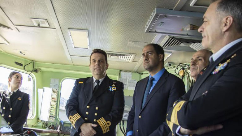 Επίσκεψη του υφυπουργού Εθνικής Άμυνας στο αρχηγείο στόλου στη Σαλαμίνα