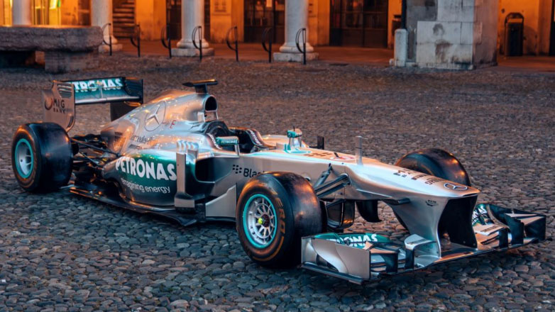 Απίστευτα λεφτά για το μονοθέσιο του Lewis Hamilton