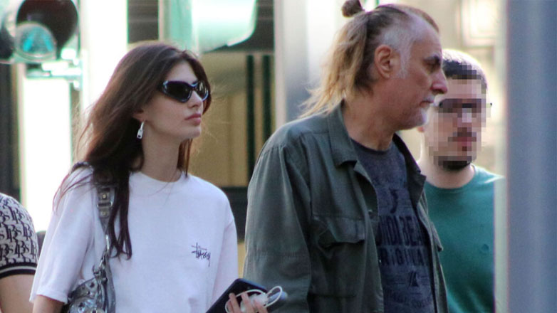 Φίλιππος Πλιάτσικας: Βόλτα στο κέντρο της Αθήνας με τη 18χρονη κόρη του