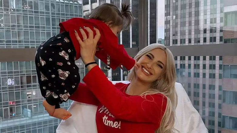 Ιωάννα Τούνη: Η στιγμή που ο γιος της Πάρης κάνει τα πρώτα του βήματα