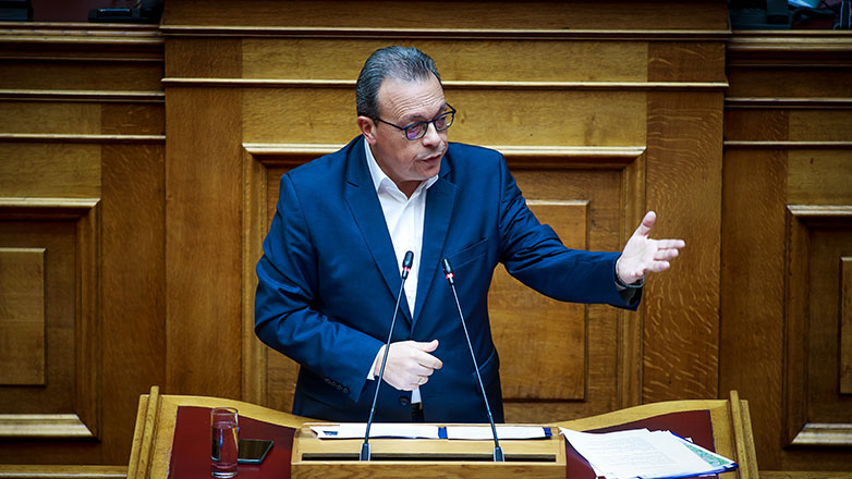 Φάμελλος: «Αφήσατε αθωράκιστη τη χώρα απέναντι στην κλιματική αλλαγή»