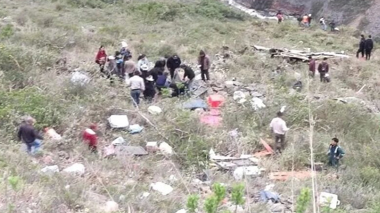 Τραγωδία στο Περού: Τουλάχιστον 20 νεκροί σε νέο τροχαίο στο οποίο ενεπλάκη λεωφορείο – Συγκλονιστικό βίντεο