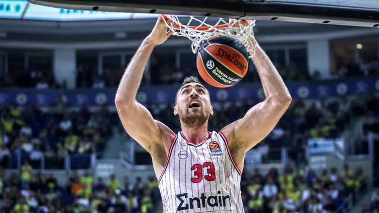 Ολυμπιακός: Έβγαλε όλη την προπόνηση ο Νίκολα Μιλουτίνοφ