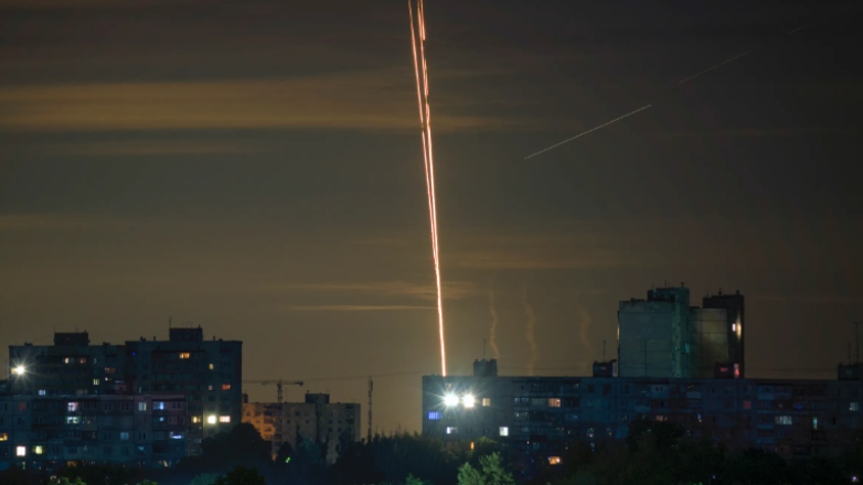 Ουκρανία: Τρεις νεκροί και πέντε τραυματίες από ρωσικούς βομβαρδισμούς στη Χερσώνα