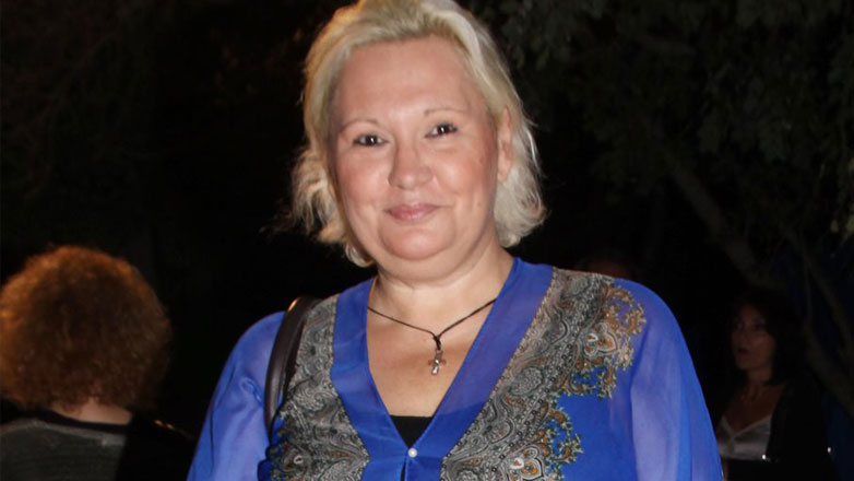 Καίτη Φίνου: Αποκαλύπτει για ποιο λόγο έχασε τα δόντια της – Βίντεο