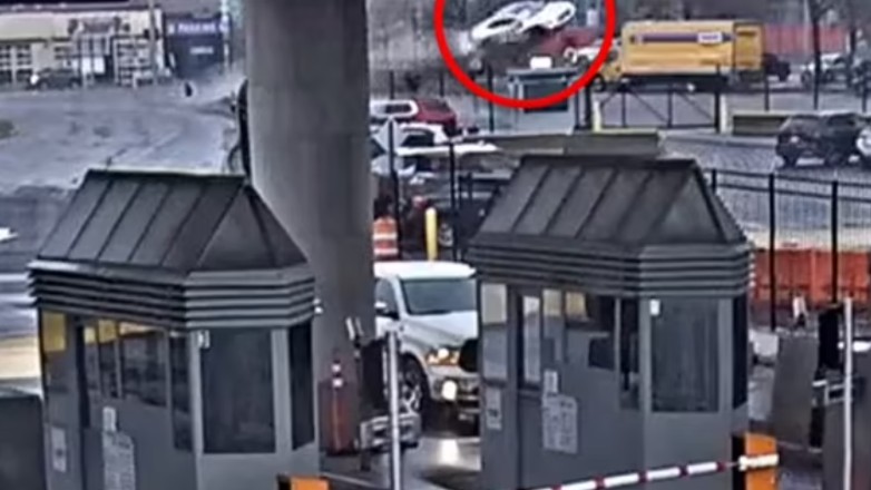 Καναδάς: Με Bentley 300.000 δολαρίων «πέταξε» στο θάνατο επιχειρηματίας με τη σύζυγό του