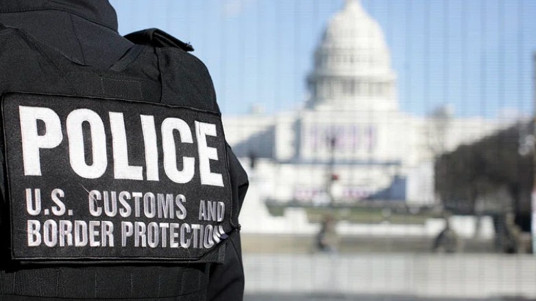 ΗΠΑ: Συνελήφθη πρώην αξιωματούχος του Στέιτ Ντιπάρτμεντ – Είχε χαρακτηρίσει «τρομοκράτη» Αιγύπτιο υπαίθριο πωλητή