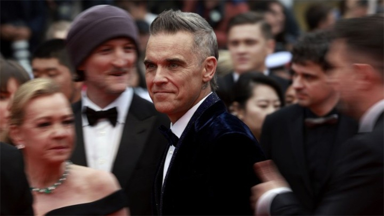 Φόρο τιμής απέτισε ο Ρόμπι Γουίλιαμς στη γυναίκα που έχασε τη ζωή της στη συναυλία του