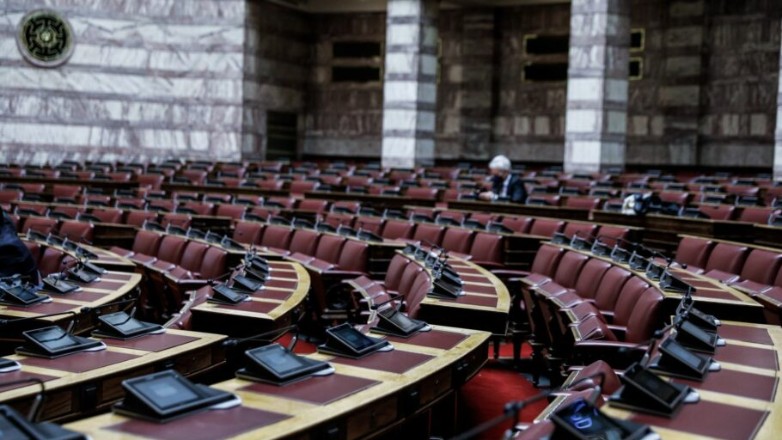 Βουλή: Ψηφίστηκε το ν/σ για τους δικηγόρους- Tροπολογίες για φθηνή ενέργεια σε αγρότες και έλεγχο συνταγογράφησης