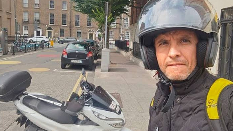 Ιρλανδία: Συγκεντρώθηκαν 194.000 ευρώ για τον μετανάστη από τη Βραζιλία που έσωσε παιδιά κατά την επίθεση με μαχαίρι στο Δουβλίνο