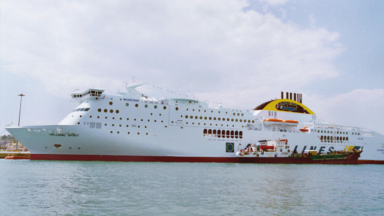 Το «Hellenic Spirit» συγκρούστηκε με άλλα δύο πλοία στο λιμάνι της Πάτρας