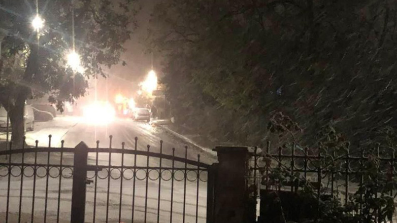 Σφοδρή χιονόπτωση γύρω από τη Θεσσαλονίκη