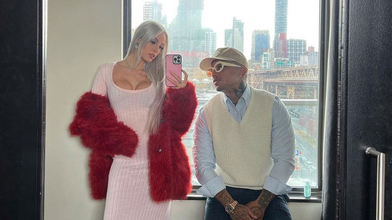 Light: «Εγώ και η σύντροφός μου δεν είμαστε δύο γκέι άνδρες, οπότε το επόμενο βήμα είναι το παραδοσιακό»