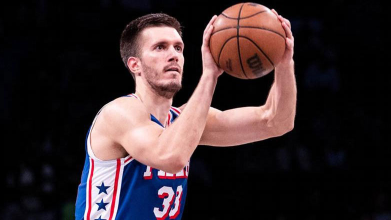 Τσόβιτς: «Η πόρτα του Ερυθρού Αστέρα είναι ανοιχτή για τον Πετρούσεφ»