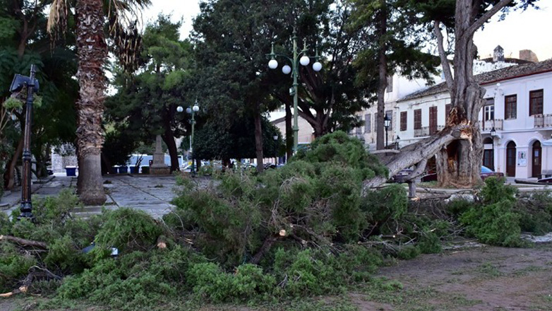 Κακοκαιρία «Bettina»: 437 κλήσεις έλαβε η Πυροσβεστική