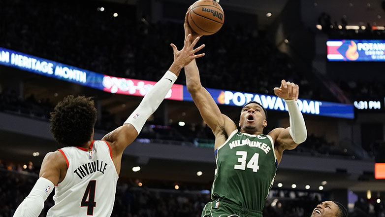 ΝΒΑ: Οι Μπακς επέστρεψαν από το -26 με κορυφαία εμφάνιση του Αντετοκούνμπο!