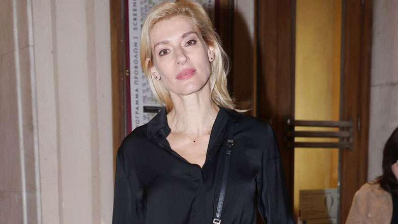 Η Ζέτα Δούκα εξομολογείται: «Όταν έκλεισα τα 40 έβλεπα παιδιά και έκλαιγα, ήθελα οπωσδήποτε να αποκτήσω το δικό μου»