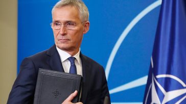 Την παράταση της ανθρωπιστικής παύσης των εχθροπραξιών στη Γάζα ζητάει το ΝΑΤΟ