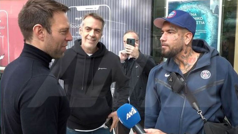 Στέφανος Κασσελάκης: Η τυχαία συνάντηση με τον Snik και ο διάλογός τους on camera