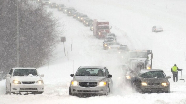 Ουκρανία: Περισσότερες από 2.000 κοινότητες χωρίς ηλεκτρικό λόγω σφοδρής χιονοθύελλας