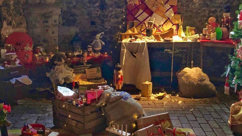 Σκρέκας: Μειωμένες οι τιμές στα χριστουγεννιάτικα είδη