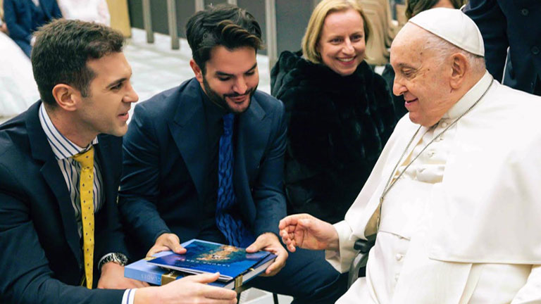 Ο Πάπας συνάντησε την ελληνική περιβαλλοντική οργάνωση Laguna Coast Foundation