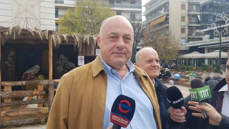 Αντιδράσεις στον Βόλο με τα ζωντανά ζώα στη φάτνη -Τι απαντά ο Αχιλλέας Μπέος