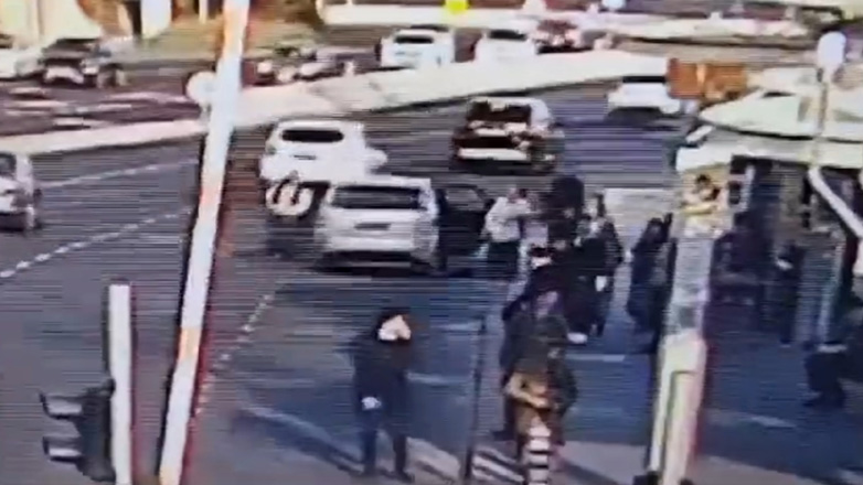 Νεκρός από ισραηλινά πυρά ο πολίτης που προσπάθησε να σκοτώσει τους δράστες της τρομοκρατικής επίθεσης στην Ιερουσαλήμ